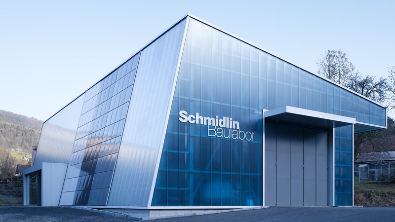 Schmidlin Baulabor in Oberarth – modernes Gebäude für Schulungen und Produkttests.