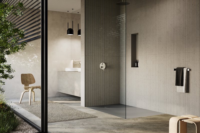 Minimalistisches Badezimmer mit offener Dusche, strukturierter Wand und modernem Design