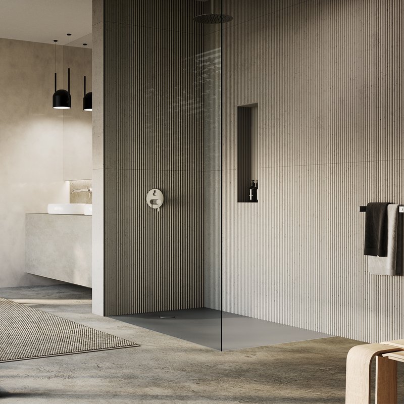 Minimalistisches Badezimmer mit offener Dusche, strukturierter Wand und modernem Design